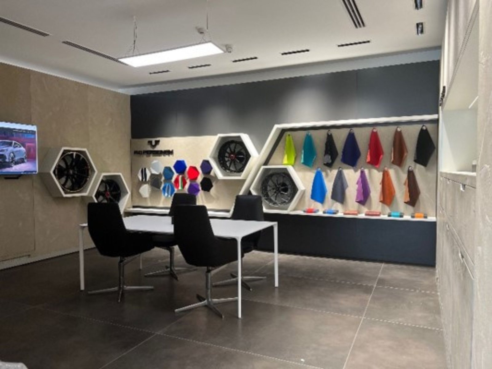 Lamborghini New Delhi Store Image (11)