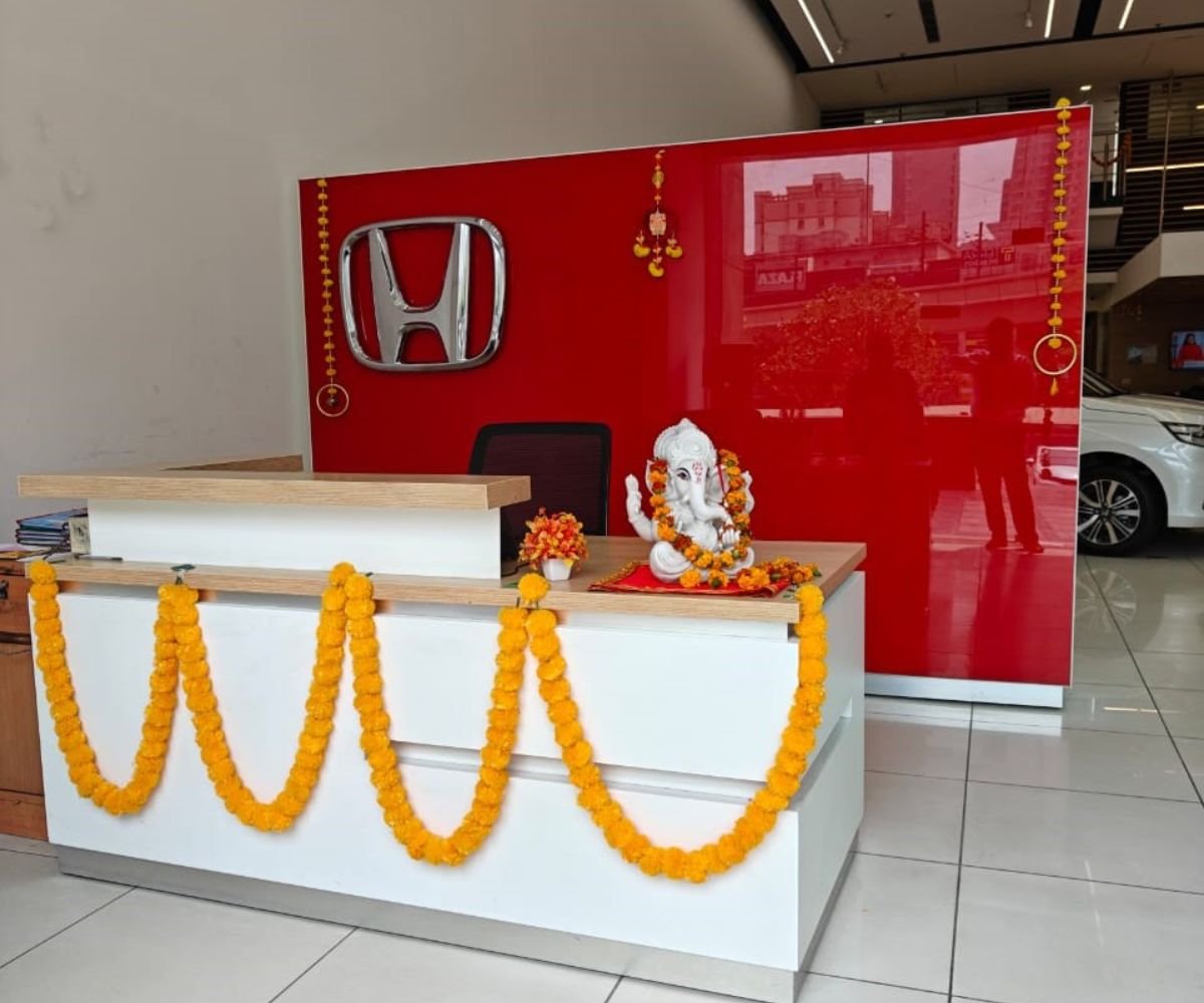 MG Road Store Image