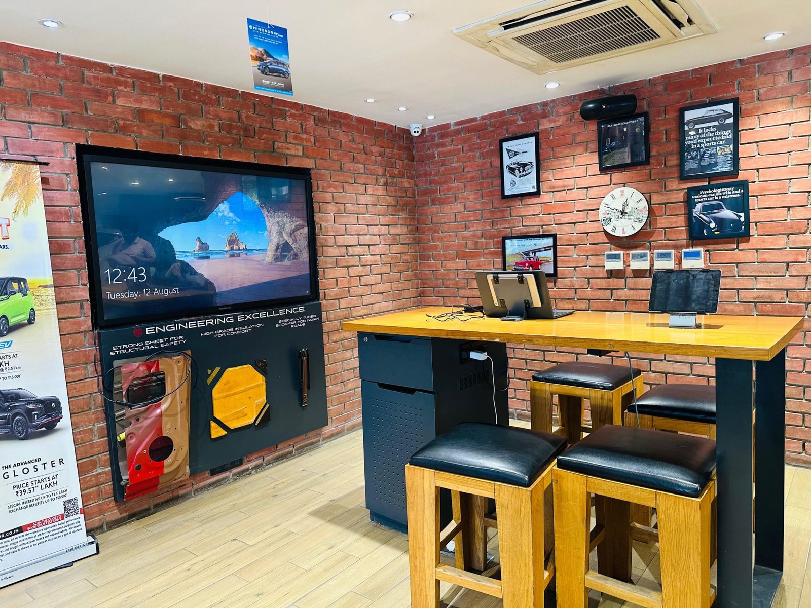 Morris Garages Delhi Prashant Vihar Store Image (4)